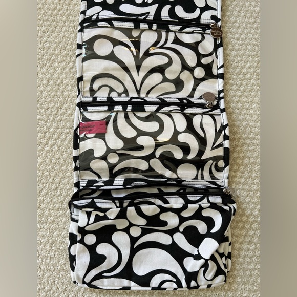 Hanging Accessory Travel Pouch - Picture 5 of 6